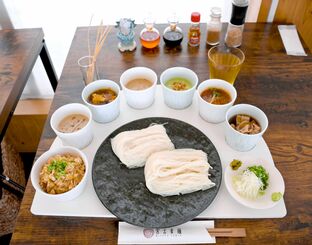 ６種類のたれと太細麺食べ比べにミニ丼が付いた「宮古素麺セット」