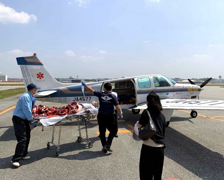 南西諸島全域の医療支援に活用されている医療用飛行機（メッシュ・サポート提供）