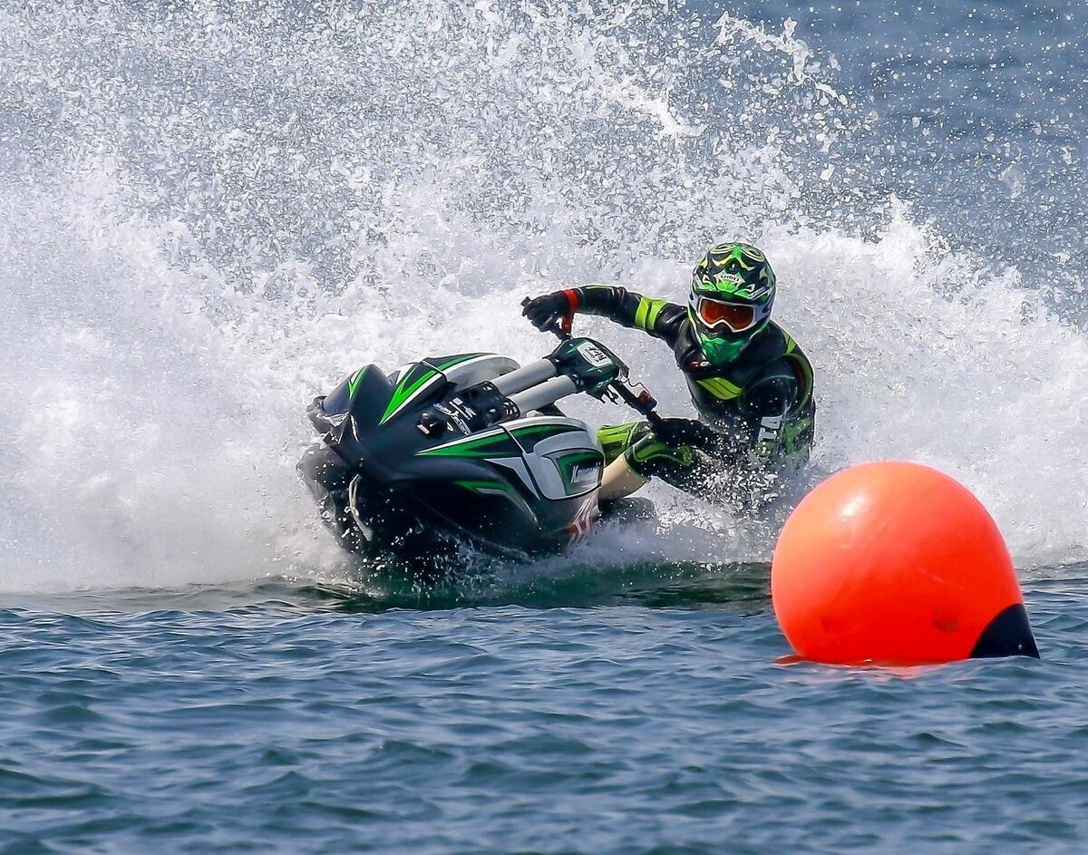 波に乗って世界へ挑む 水上バイクの三大大会に出場 「レースで魅力伝え