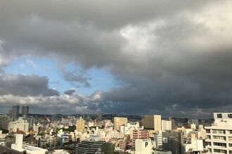 沖縄の天気予報 10月2日 本島地方では所により雷を伴う 沖縄タイムス プラス ニュース 沖縄タイムス プラス