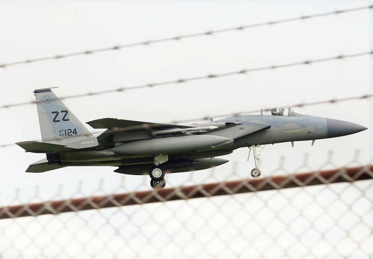 嘉手納基地のF15戦闘機退役へ 老朽化で48機が常駐見直し F22の巡回で