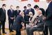 　北朝鮮による拉致被害者家族と面会するバイデン米大統領（手前左）＝２３日午後、東京・元赤坂の迎賓館（内閣広報室提供）
