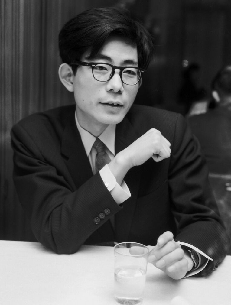 「死者の奢り」を刊行したころの大江健三郎さん＝１９５８年