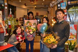 【Dikitoonのお店】 夜の賑わいに花添えて お花とケーキの店 横綱 - 沖縄タイムス