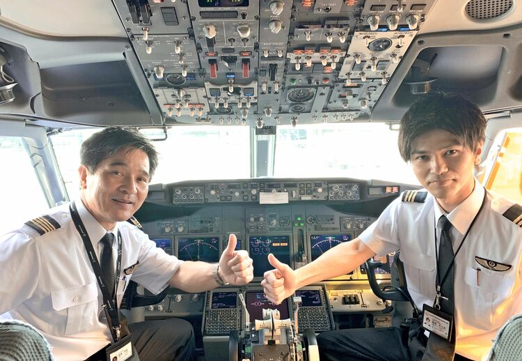 機長 国内最長飛行のFDA秋田機長、ラストフライト 2万7000時間超える