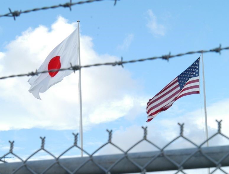 （資料写真）日本と米国の国旗